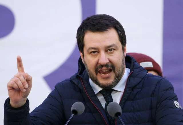 Σαλβίνι: Η ΕΕ θα κάνει λάθος εάν επιχειρήσει να επιβάλλει πρόστιμα στην Ιταλία